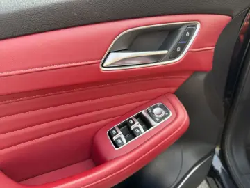 MG EHS PHEV Luxury  LED Pano 360  Leder SHZ CarPlay