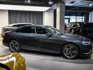 Audi A4 40 TFSI MY21