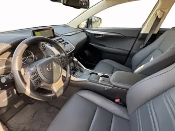 LEXUS NX 300h 2 5 Hybrid Style Edition WKR