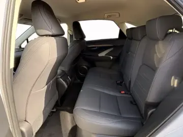 LEXUS NX 300h 2 5 Hybrid Style Edition WKR