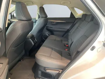 LEXUS NX 300h Style Edition  Bi-LED CAM SHZ CarPlay PD