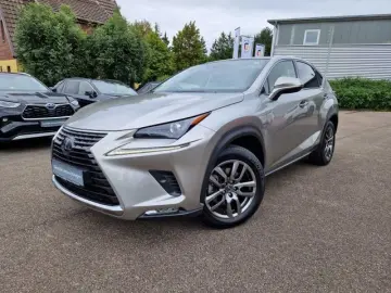 LEXUS NX 300h E-FOUR Executive Line Panodach Navi LED