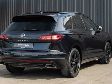 Volkswagen Touareg 3.0 V6 TDI 4Motion DPF Automatik R-Line
