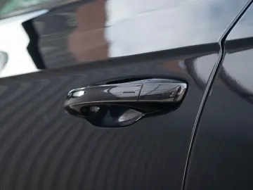 Volkswagen Touareg 3.0 V6 TDI 4Motion DPF Automatik R-Line