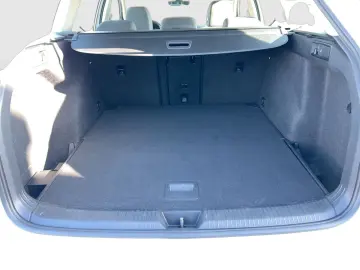 VW Golf VIII Variant  Life  2.0 TDI LED NAVI GRA