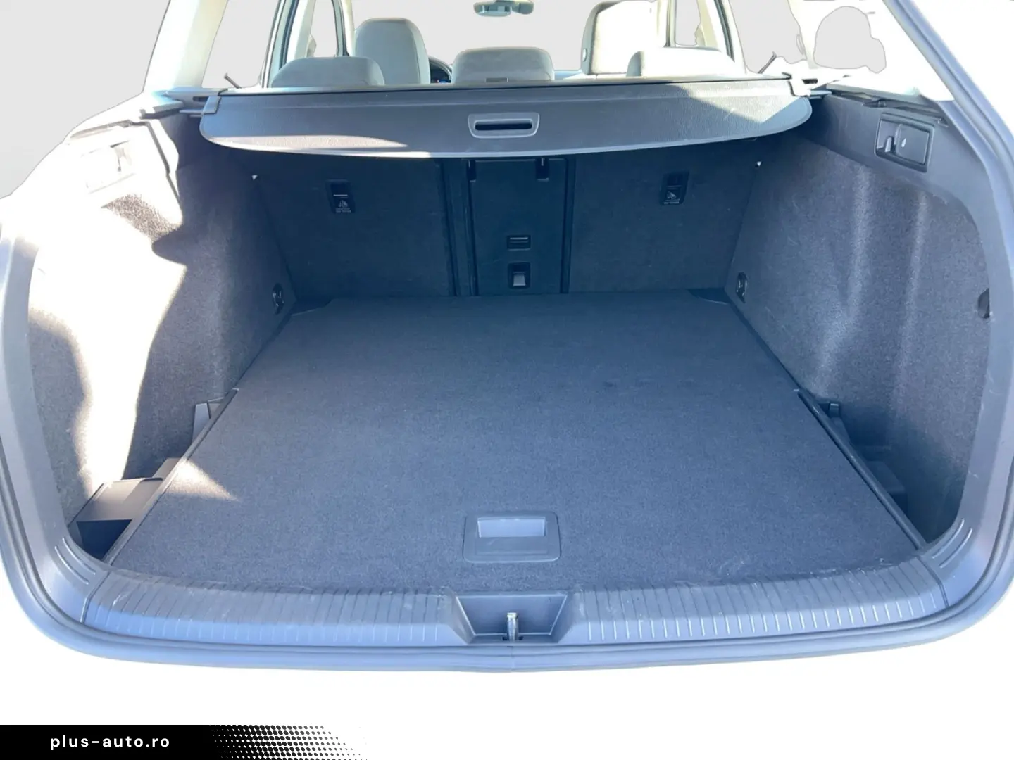 VW Golf VIII Variant  Life  2.0 TDI LED NAVI GRA