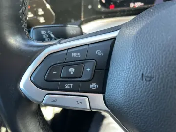 VW Golf VIII Variant  Life  2.0 TDI LED NAVI GRA