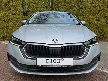 SKODA Octavia 2.0 TDI Ambition LED SHZ AHK CARPLAY DAB
