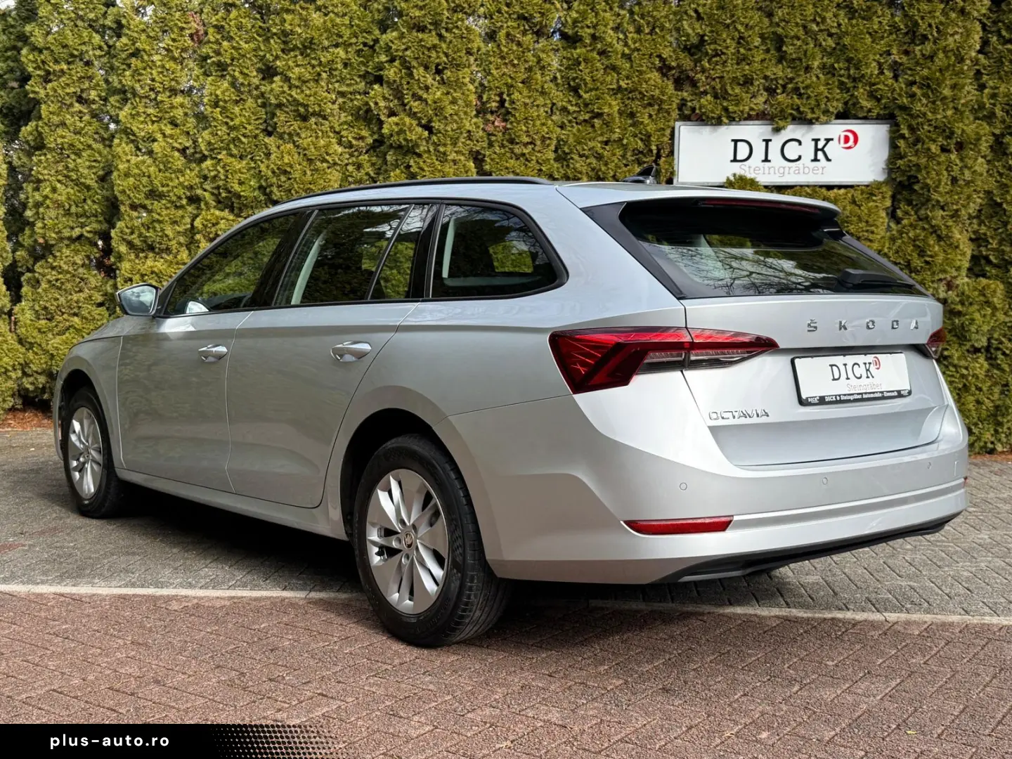 SKODA Octavia 2.0 TDI Ambition LED SHZ AHK CARPLAY DAB