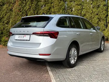 SKODA Octavia 2.0 TDI Ambition LED SHZ AHK CARPLAY DAB