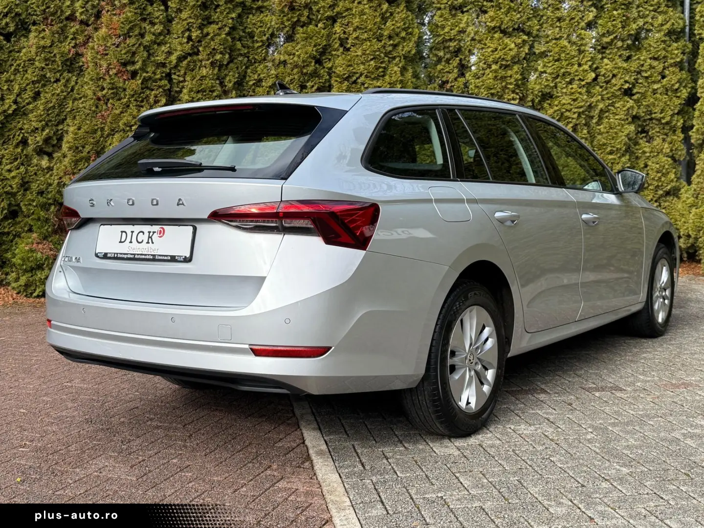 SKODA Octavia 2.0 TDI Ambition LED SHZ AHK CARPLAY DAB