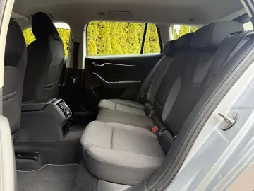 SKODA Octavia 2.0 TDI Ambition LED SHZ AHK CARPLAY DAB