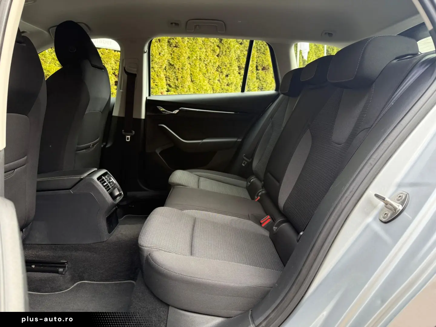 SKODA Octavia 2.0 TDI Ambition LED SHZ AHK CARPLAY DAB