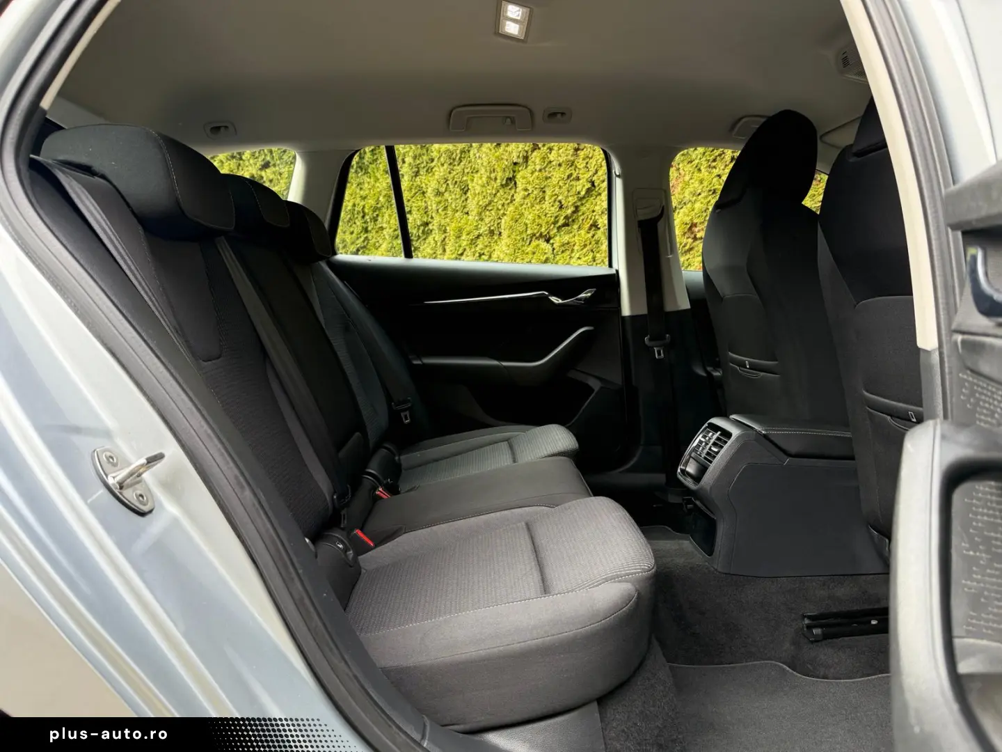 SKODA Octavia 2.0 TDI Ambition LED SHZ AHK CARPLAY DAB