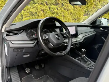 SKODA Octavia 2.0 TDI Ambition LED SHZ AHK CARPLAY DAB