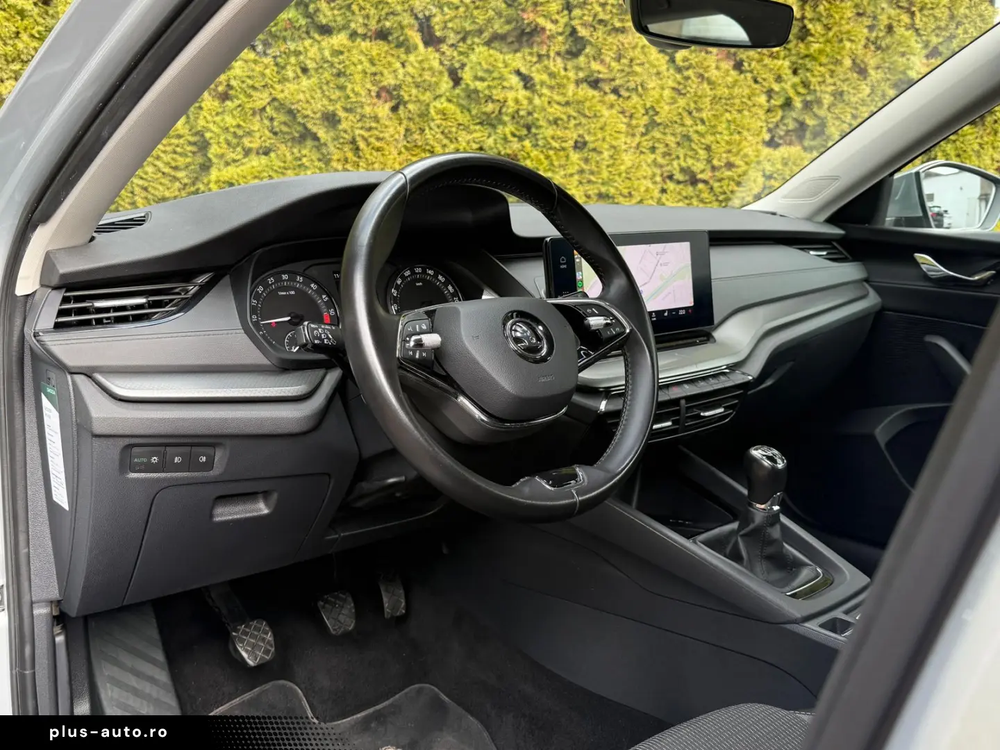 SKODA Octavia 2.0 TDI Ambition LED SHZ AHK CARPLAY DAB