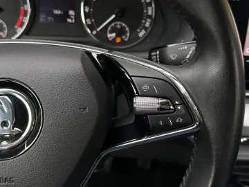 SKODA Octavia 2.0 TDI Ambition LED SHZ AHK CARPLAY DAB
