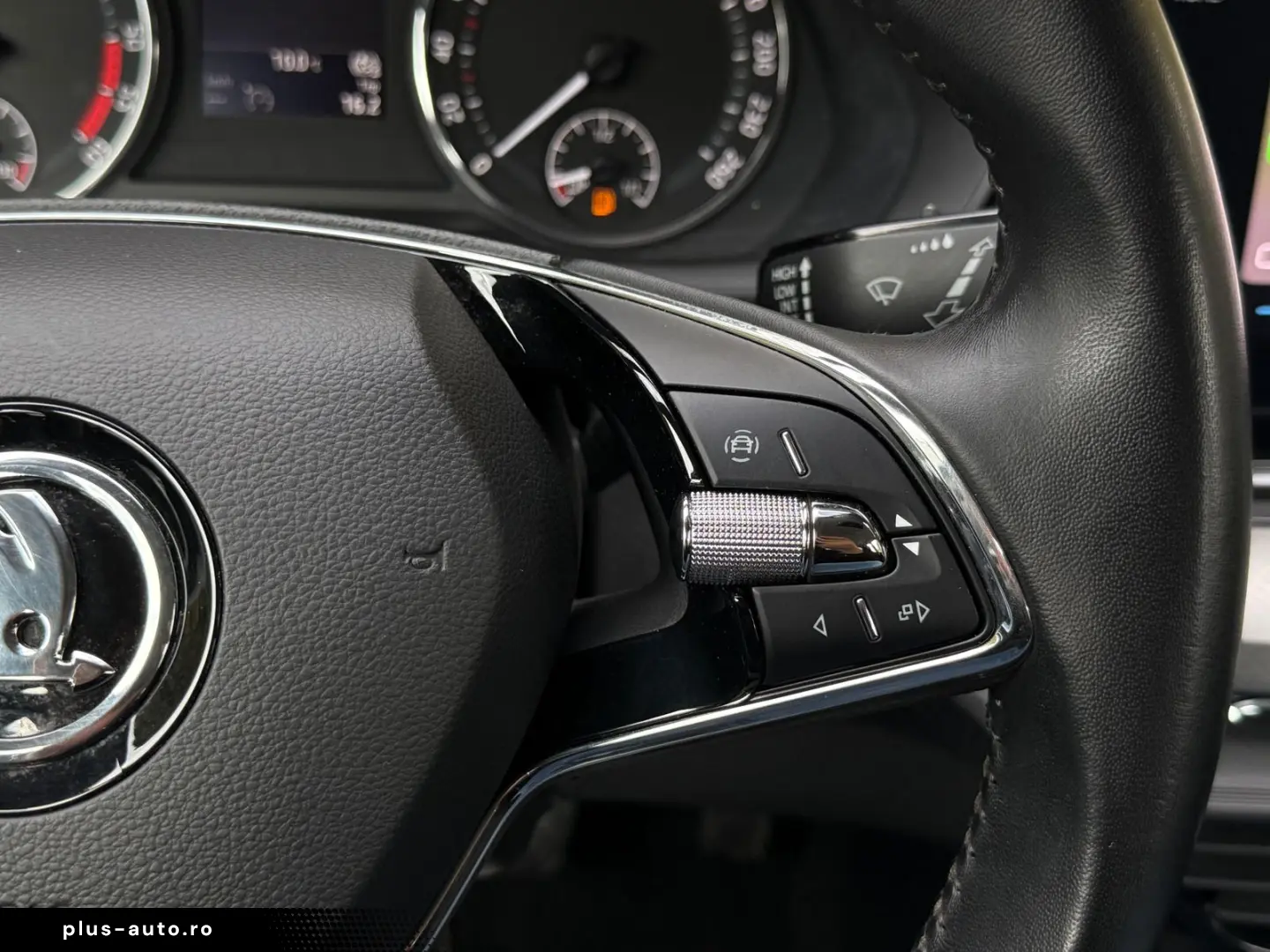 SKODA Octavia 2.0 TDI Ambition LED SHZ AHK CARPLAY DAB