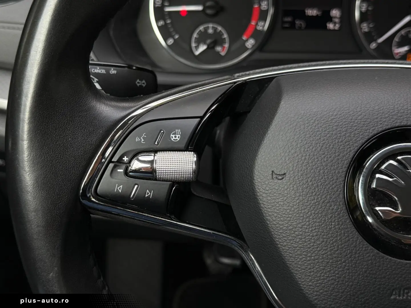 SKODA Octavia 2.0 TDI Ambition LED SHZ AHK CARPLAY DAB