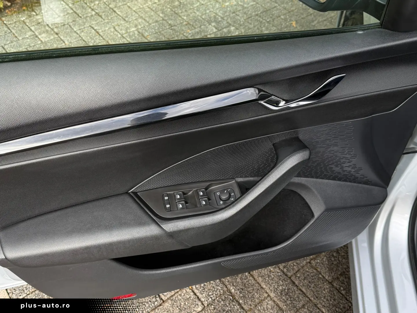 SKODA Octavia 2.0 TDI Ambition LED SHZ AHK CARPLAY DAB