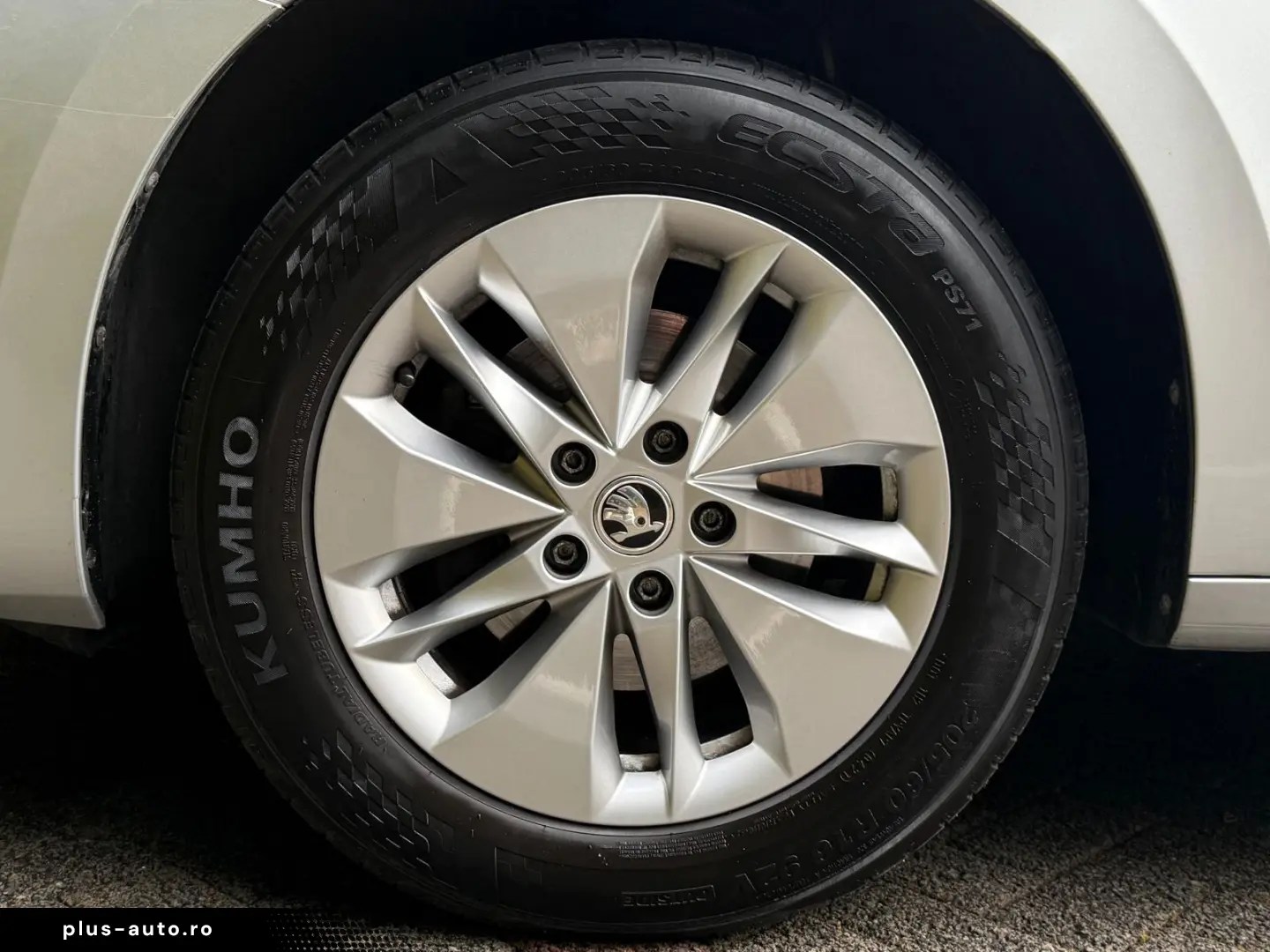 SKODA Octavia 2.0 TDI Ambition LED SHZ AHK CARPLAY DAB