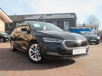 SKODA Octavia 2.0 TDI First Edition Navi LED SHZ Virtu