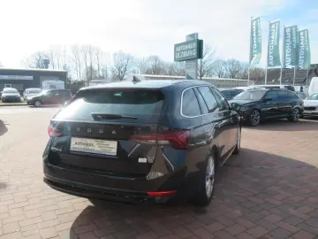 SKODA Octavia 2.0 TDI First Edition Navi LED SHZ Virtu