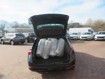 SKODA Octavia 2.0 TDI First Edition Navi LED SHZ Virtu