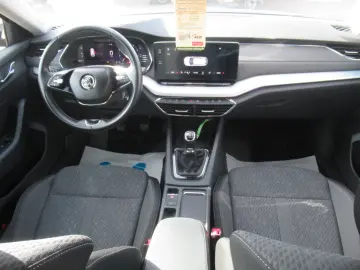 SKODA Octavia 2.0 TDI First Edition Navi LED SHZ Virtu