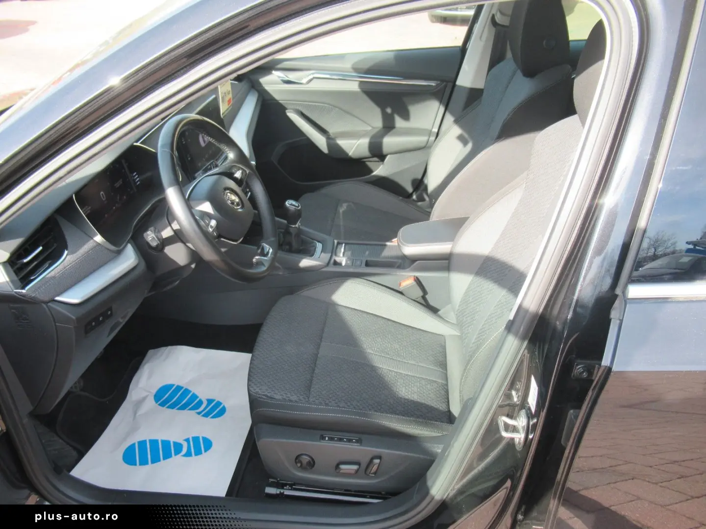 SKODA Octavia 2.0 TDI First Edition Navi LED SHZ Virtu