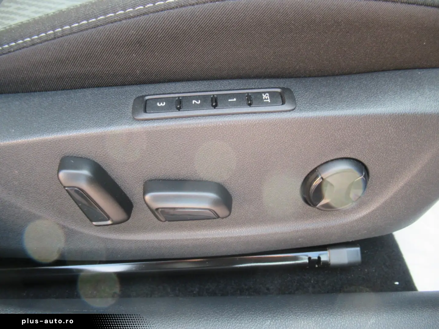 SKODA Octavia 2.0 TDI First Edition Navi LED SHZ Virtu