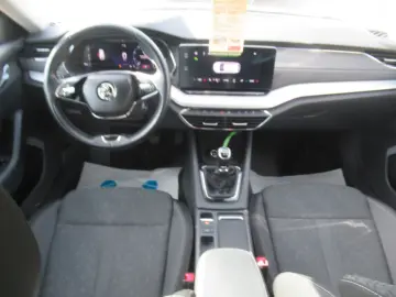 SKODA Octavia 2.0 TDI First Edition Navi LED SHZ Virtu