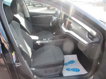 SKODA Octavia 2.0 TDI First Edition Navi LED SHZ Virtu