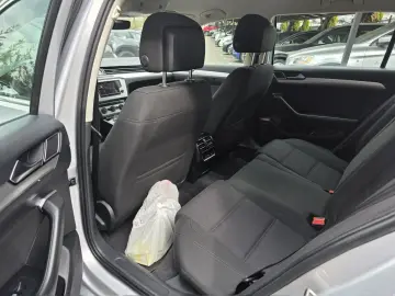 Volkswagen PASSAT Diesel 1.6 2016 Manuala