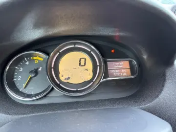 Renault Megane Diesel 1.9 2012 Manuala