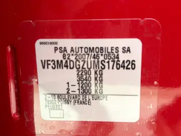 Peugeot 3008 Benzina 1.6 2021 Automata