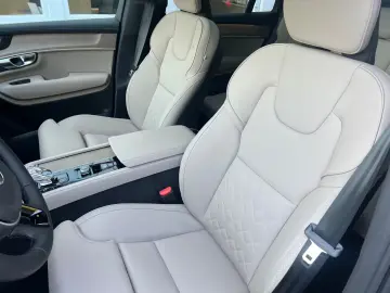 Volvo XC90 T8 AWD Plus Bright Recharge PHEV 7 Locuri