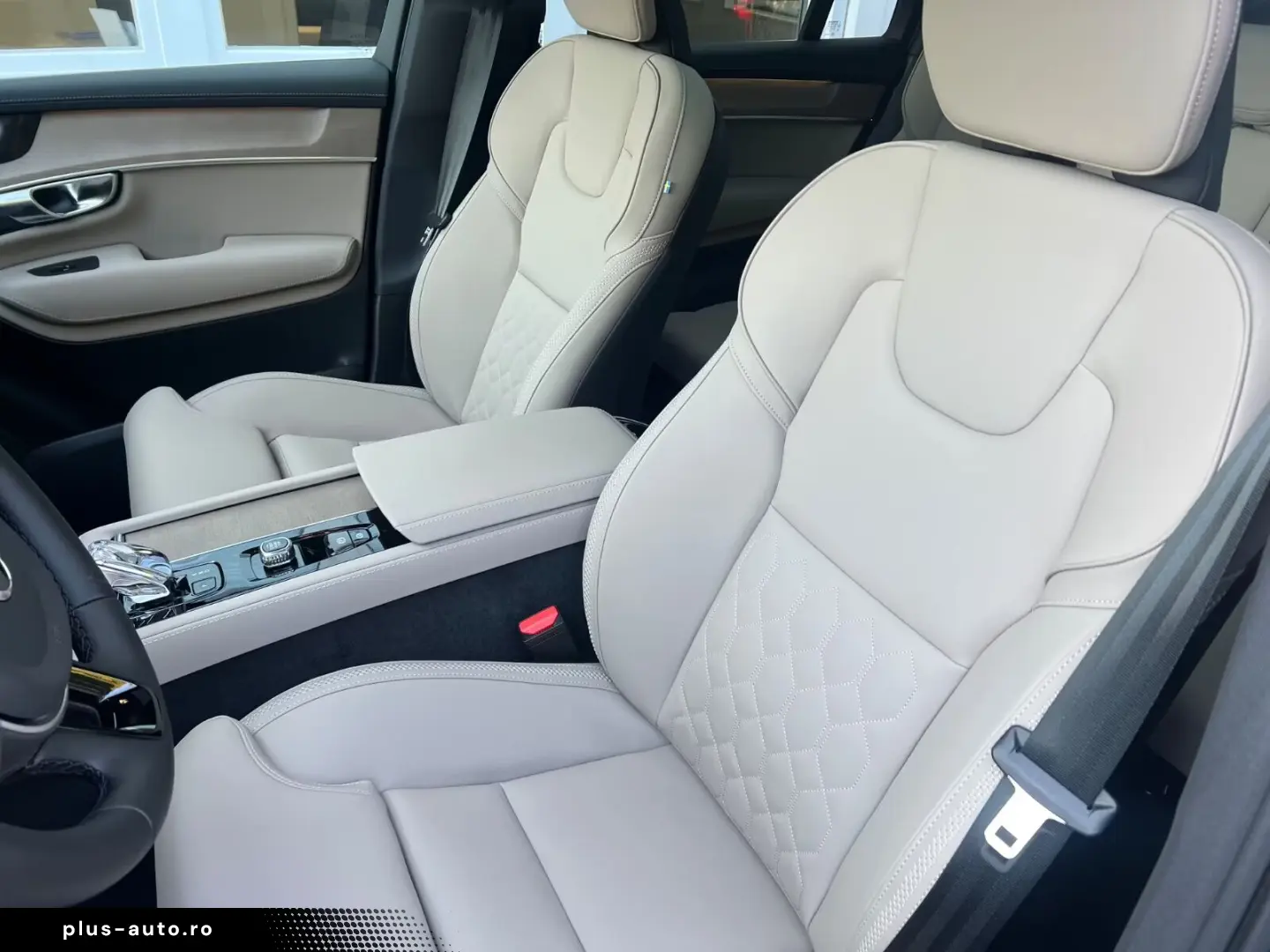 Volvo XC90 T8 AWD Plus Bright Recharge PHEV 7 Locuri