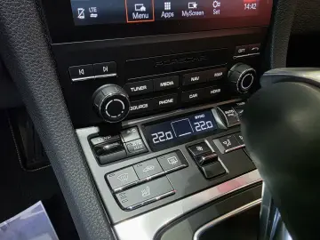 PORSCHE 718 Boxster Style Edition