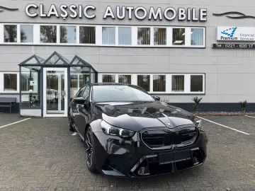 BMW M5 M Package Fond Entertainment Panor Anhäng B&W