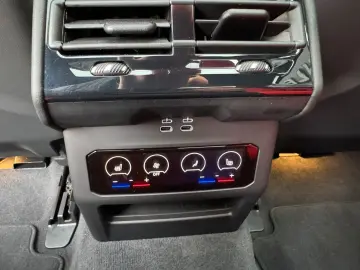 BMW M5 M Package Fond Entertainment Panor Anhäng B&W