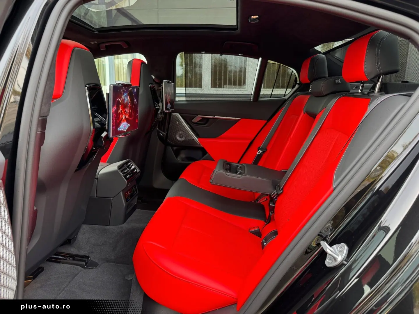 BMW M5 M Package Fond Entertainment Panor Anhäng B&W