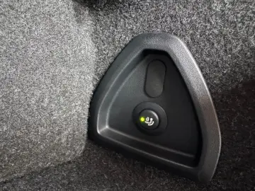 BMW M5 M Package Fond Entertainment Panor Anhäng B&W