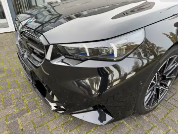 BMW M5 M Package Fond Entertainment Panor Anhäng B&W