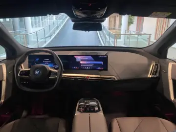 BMW iX xDrive50