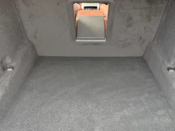 BMW 740d xDrive Lounge Seating TV Pano Sky Lounge