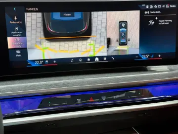 BMW 740d xDrive Lounge Seating TV Pano Sky Lounge