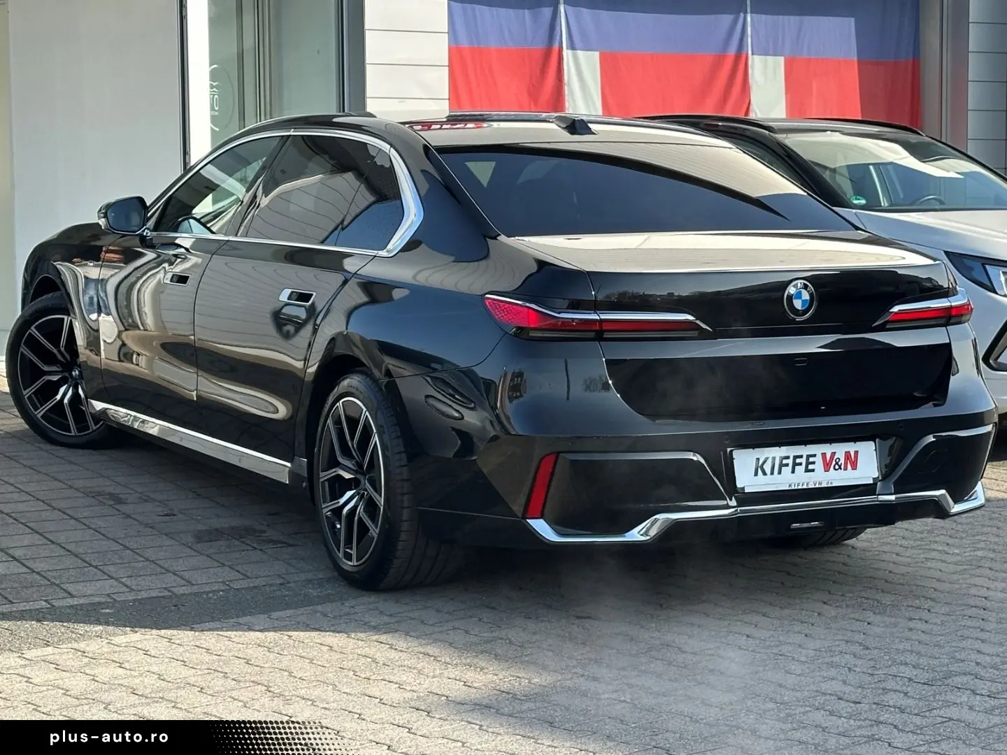 BMW 740 d xDrive MSPORT CRYSTAL ICONIC KLIMASITZ B&W