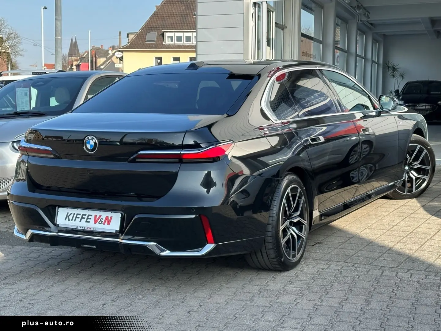 BMW 740 d xDrive MSPORT CRYSTAL ICONIC KLIMASITZ B&W