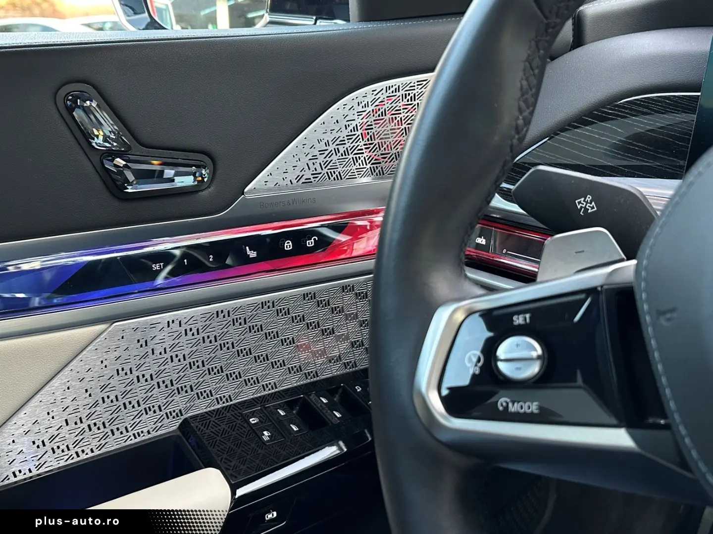 BMW 740 d xDrive MSPORT CRYSTAL ICONIC KLIMASITZ B&W